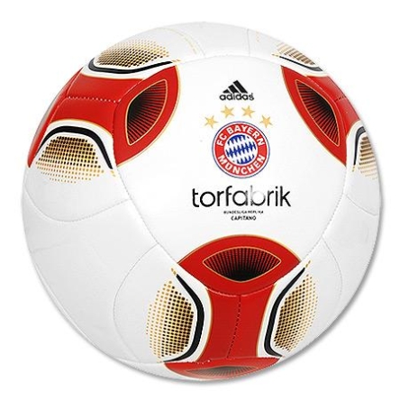 BAYERN MONACHIUM - PIŁKA Capitano (ADIDAS)