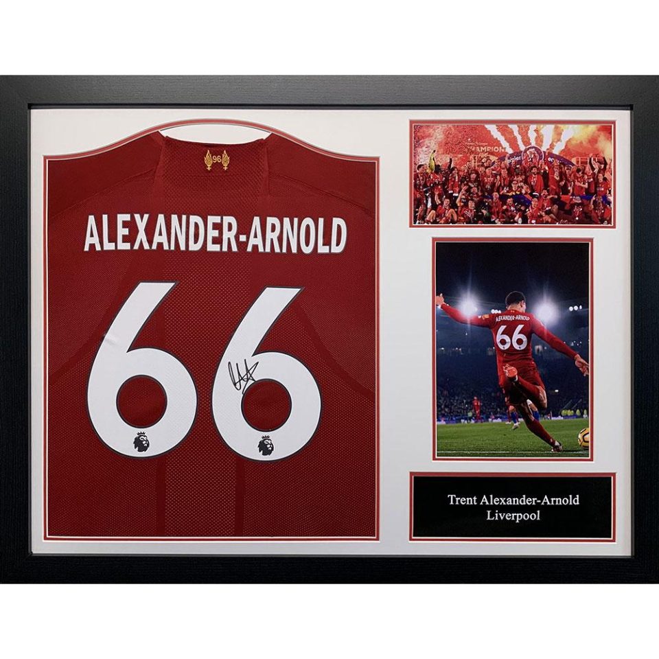 Liverpool FC Alexander-Arnold koszulka z autografem (w ramie)